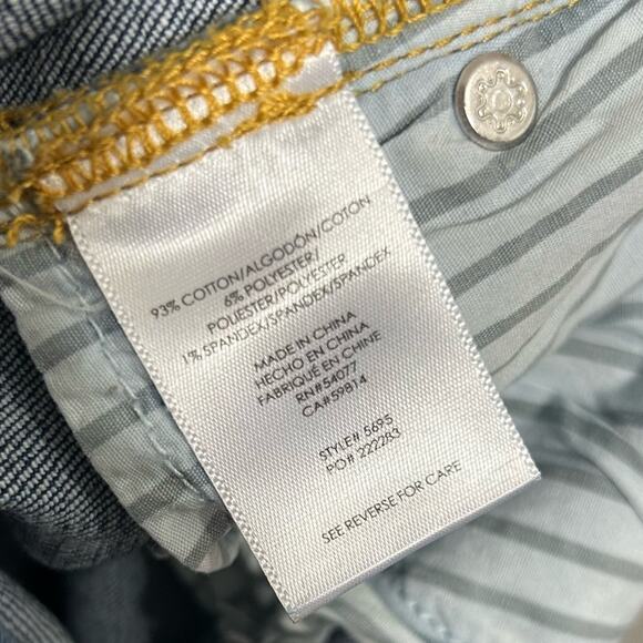 Cabi Slim Boyfriend Jeans Distressed Style #5695 Size 4 - Picture 10 of 10